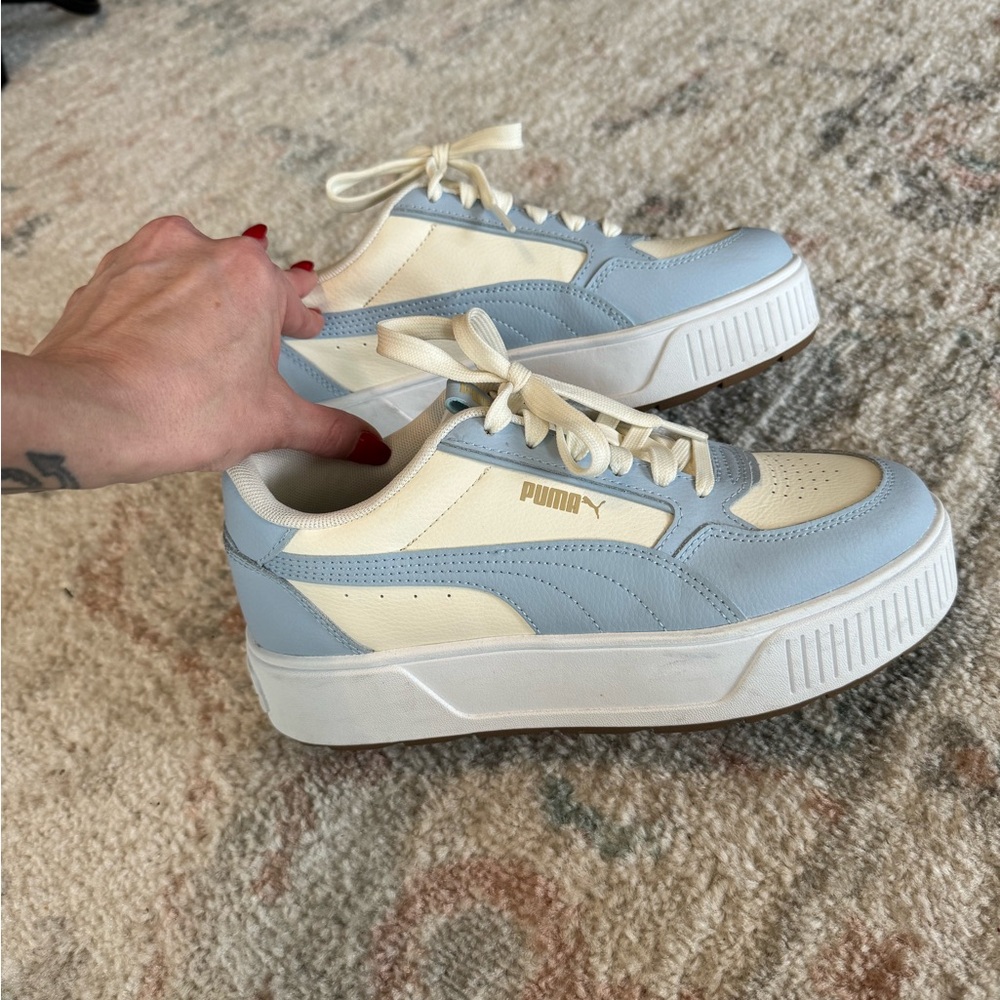 Puma size 9 sneakers